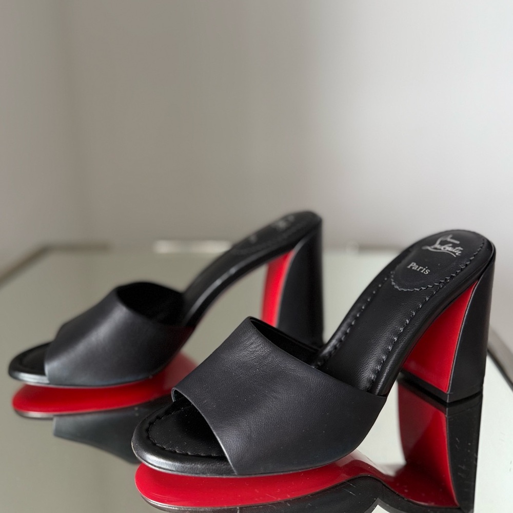 New CHRISTIAN LOUBOUTIN Jane leather mules 39.5 $885 - Picture 12 of 16